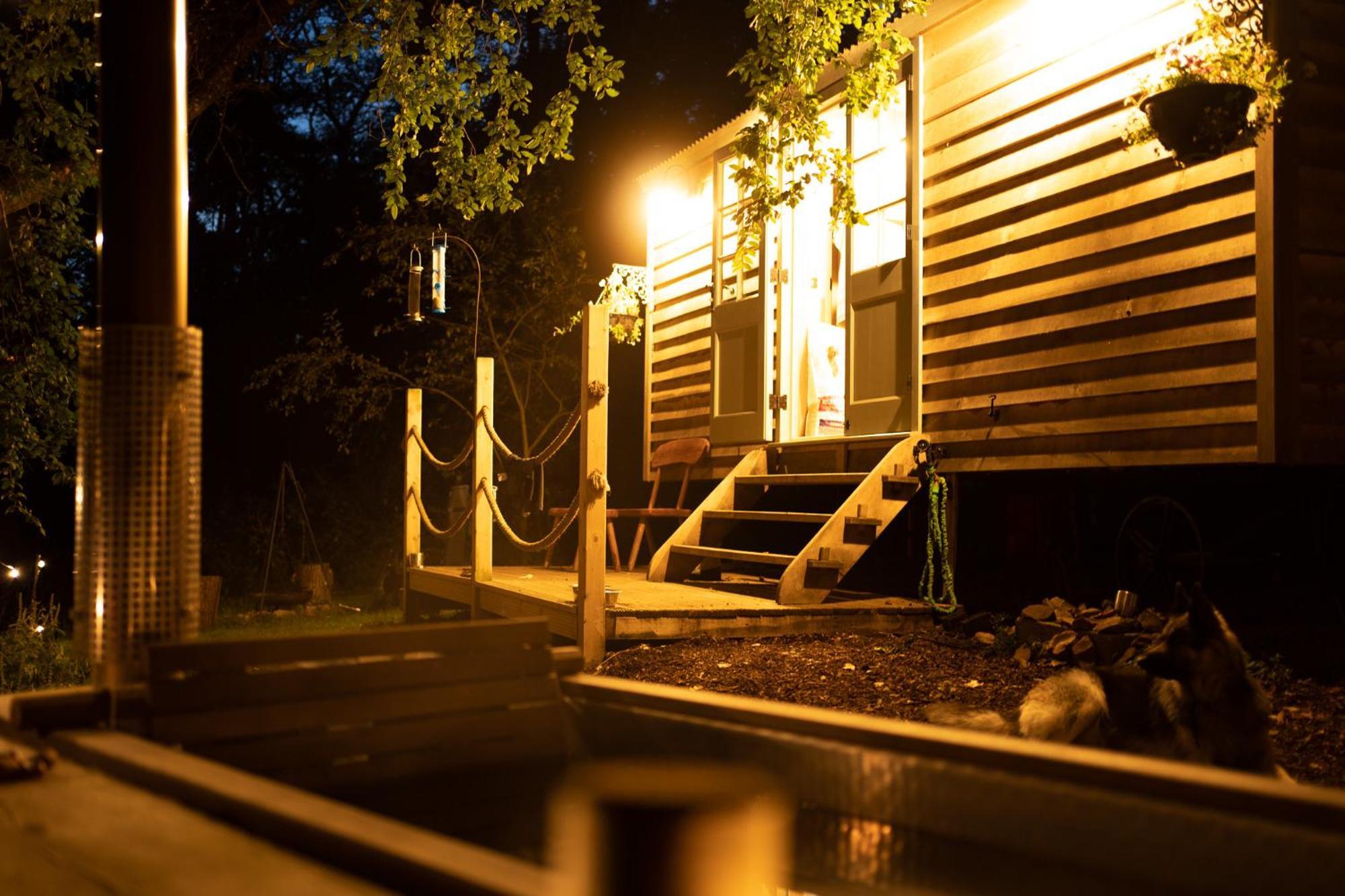 Somerset Shepherds Huts Winsham エクステリア 写真