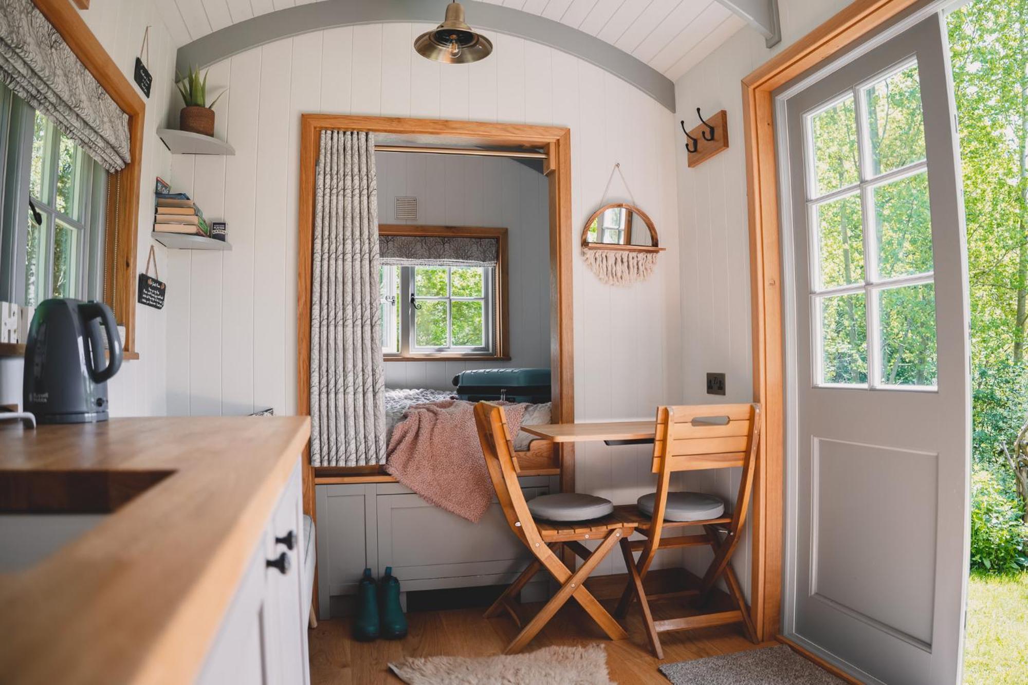 Somerset Shepherds Huts Winsham エクステリア 写真